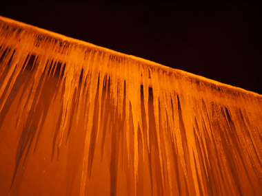 010810_icicle.gif