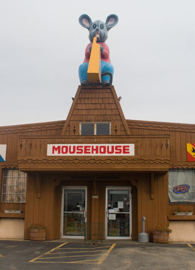 101608_MOUSEHOUSE.jpg