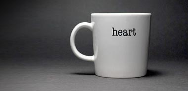 DDC_GIFT_GUIDE_heart_mug.jpg